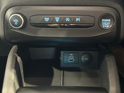 Ford Focus 1.0T EcoBoost MHEV Titanium Euro 6 (s/s) 5dr 25