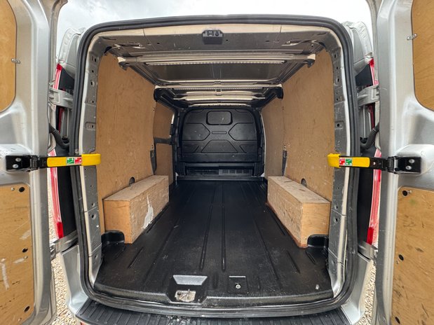 Ford Transit Custom SWB L1H1 Low Roof Limited 280 Air Con Alloys Sensors EURO 6 9