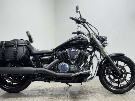 Yamaha XVS MIDNIGHT STAR 2013 29K MOT SERVICED PANNIERS CRUISER BIKE 950CC