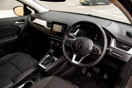 Renault Captur TECHNO E-TECH