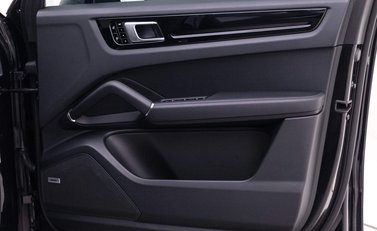 Porsche Cayenne V6 TIPTRONIC 18