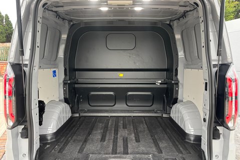 Ford Transit Custom 320 L1 Sport 170 ps Automatic AWD DCIV with Tailgate 13