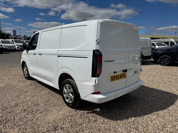 Ford Transit Custom SWB L1H1 Low Roof Limited 300 Air Con Alloys Cam Sensors EURO 6 10