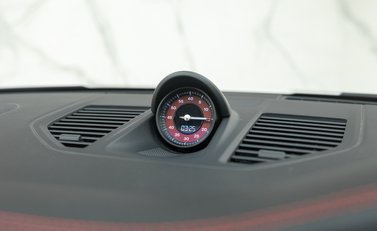 Porsche 911 Targa 4 GTS (992) 25