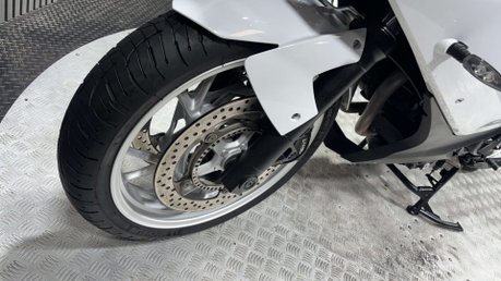 BMW F800 2013 ONLY 25K NEW MOT VERY CLEAN SPORTS TOURER 800CC 26