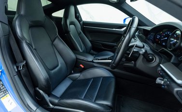 Porsche 911 Carrera (992) 9