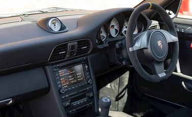 Porsche 911 GT3 RS (997.2) 17