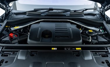 Land Rover Range Rover P510e First Edition 39