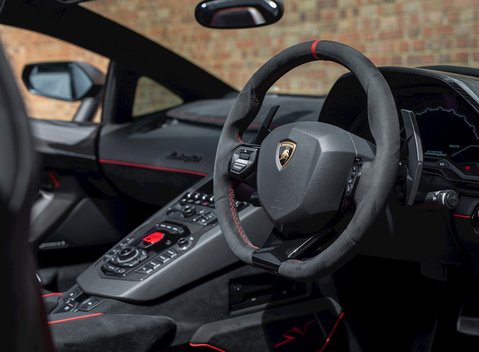 Lamborghini Aventador SV LP 750-4 Roadster 15