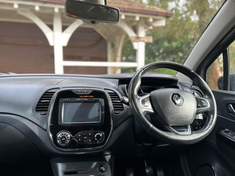 Renault Captur DYNAMIQUE S NAV TCE 8