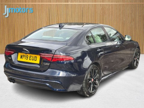 Jaguar XE 2.0 D180 R-Dynamic SE Saloon 4dr Diesel Auto Euro 6 (s/s) (180 ps) 17