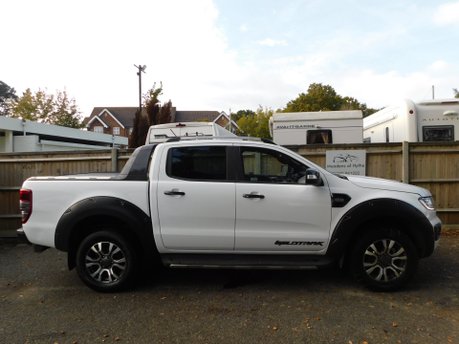 Ford Ranger WILDTRAK 3.2 V6 TDCI PICK UP 6SPD MANUAL 3