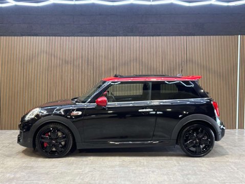 Mini Hatch 2.0 John Cooper Works Auto 3dr 32
