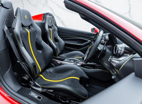 Ferrari F8 Spider 15
