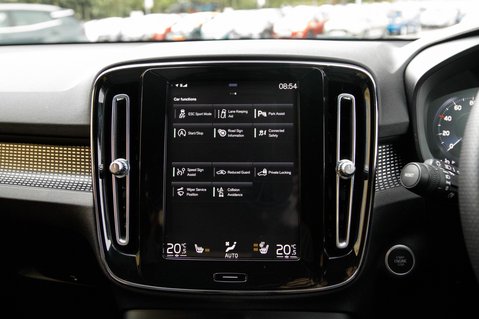 Volvo XC40 T3 R-DESIGN 24