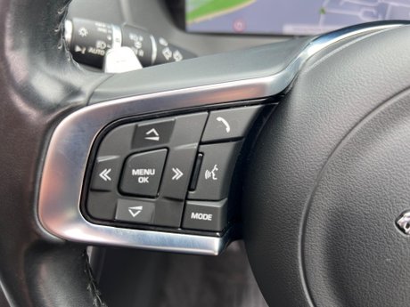 Jaguar F-Pace 2.0 D180 Chequered Flag Auto AWD Euro 6 (s/s) 5dr 56