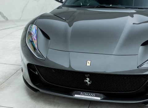 Ferrari 812 Superfast 27