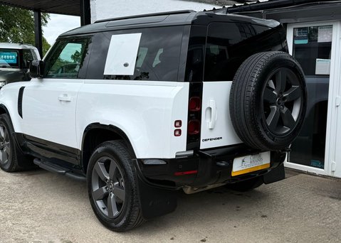 Land Rover Defender 90 3.0 D250 MHEV X-Dynamic SE SUV 3dr Diesel Auto 4WD Euro 6 (s/s) (250 ps) 8