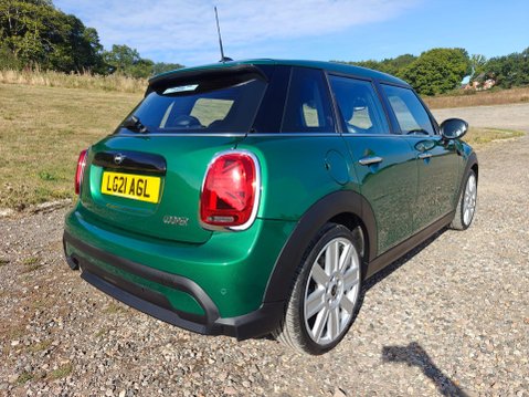 Mini Hatch 1.5 Cooper Exclusive Steptronic Euro 6 (s/s) 5dr 5