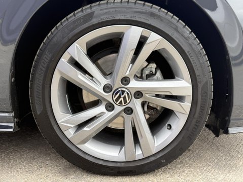 Volkswagen Golf 1.5 eTSI MHEV R-Line Hatchback 5dr Petrol Hybrid DSG Euro 6 (s/s) (150 ps) 14