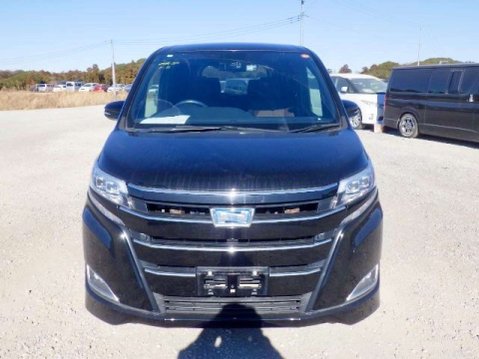 Toyota Noah Hybrid G 2