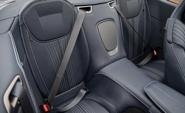 Aston Martin DB11 Volante 15