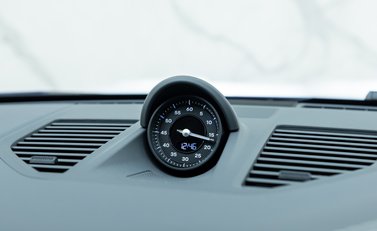 Porsche 911 Carrera GTS (992) 25
