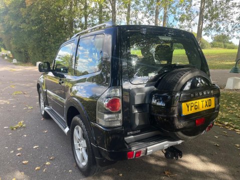 Mitsubishi Shogun 3.2 DI-DC Equippe Auto 4WD Euro 5 3dr SWB 19