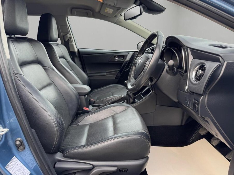 2018 Toyota Auris — image 12