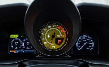 Ferrari F8 Spider 20