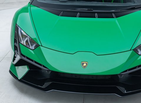 Lamborghini Huracan Tecnica 31