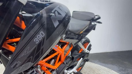 KTM 390 DUKE 2014 FULL HISTORY ONLY 5K VERY CLEAN A2 READY NAKED BIKE 390CC 7