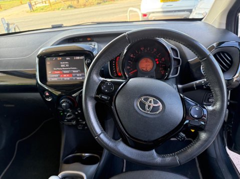 Toyota Aygo 1.0 VVT-i x-play Euro 5 5dr Euro 5 8