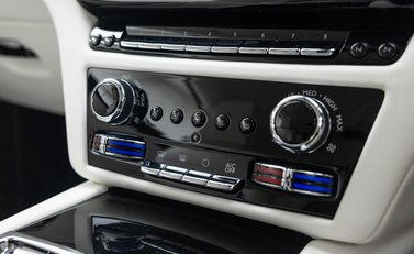 Rolls-Royce Spectre 27