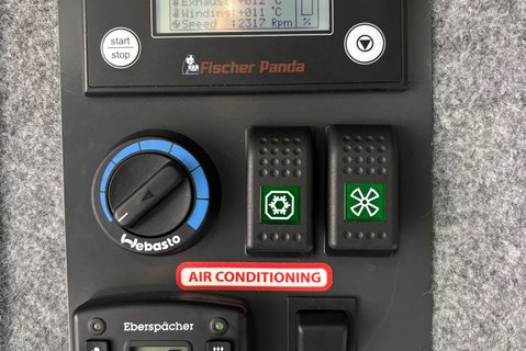 Mercedes-Benz Sprinter 519 Cdi V6 Mobile Command Unit - Generator / Air Con / Ex MOD 33