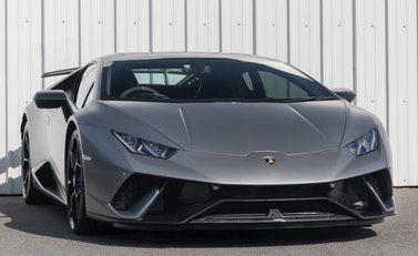 Lamborghini Huracan LP640-4 Performante 1
