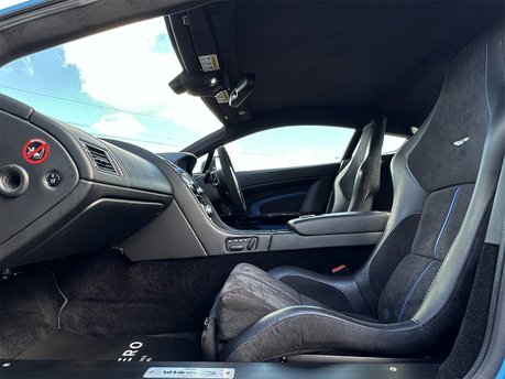 Aston Martin Vantage S V12 54