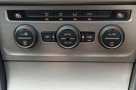Volkswagen Golf SE TDI BMT -£20 ROAD TAX -1 OWNER -11 SERVICES -SATNAV -ADAPTIVE CRUISE 38