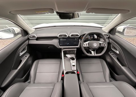 MG ZS 1.5 HYBRID+ TROPHY 12