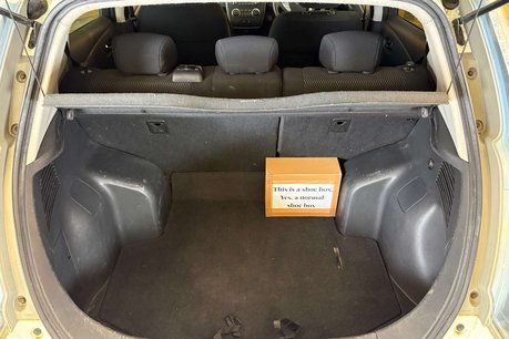 Nissan LEAF 24kWh Visia Hatchback 5dr Electric Auto (107 bhp) 18