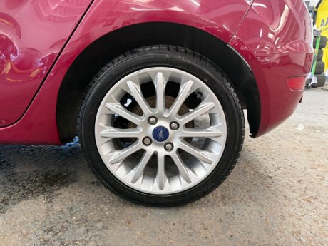 Ford Fiesta 1.0T EcoBoost Titanium X Euro 5 (s/s) 5dr 24