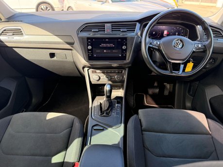 Volkswagen Tiguan 2.0 TDI SEL DSG Euro 6 (s/s) 5dr 23