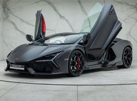 Lamborghini Revuelto 5