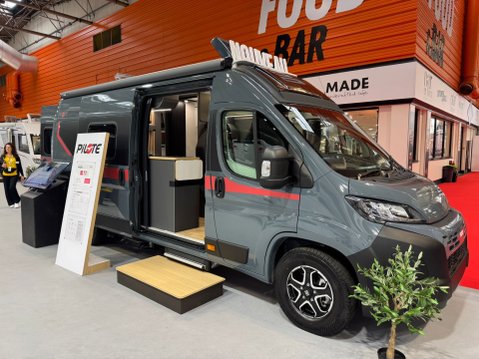 Pilote V630S Expression 2026 MODEL 2