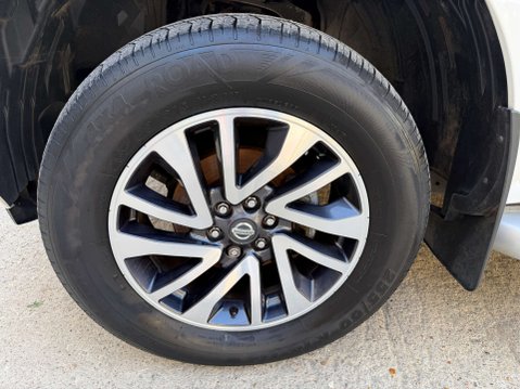 Nissan Navara 2.3 Navara N-Connecta dCi 4WD 5dr 54