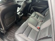 Volvo XC60 2.0 XC60 R-Design B5 MHEV Auto 5dr 41