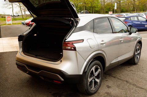 Nissan Qashqai DIG-T N-CONNECTA MHEV 38