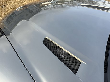 Aston Martin Vanquish V12 S 35