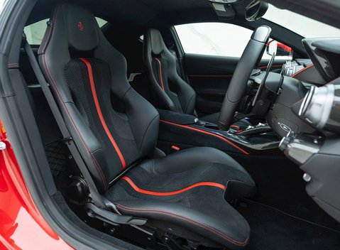 Ferrari 812 Superfast 10