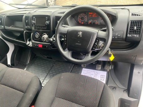 Peugeot Boxer BLUEHDI 333 L1H1 PROFESSIONAL P/V 8